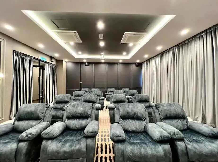 Sky Trees Bukit Indah Netflix And Wifi Appartement Johor Bahru 0*,  Maleisië