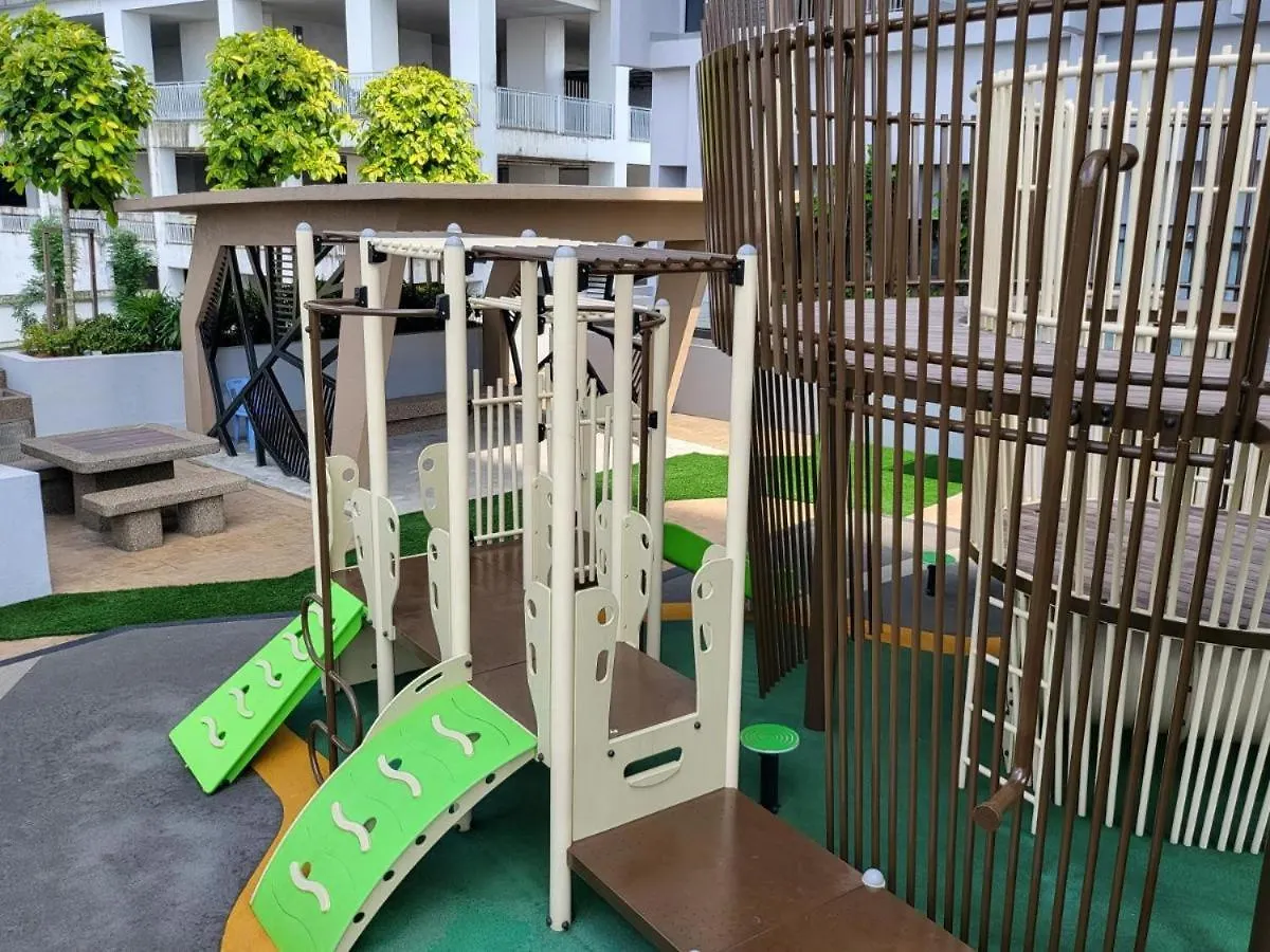 Sky Trees Bukit Indah Netflix And Wifi Appartement Johor Bahru 0*,