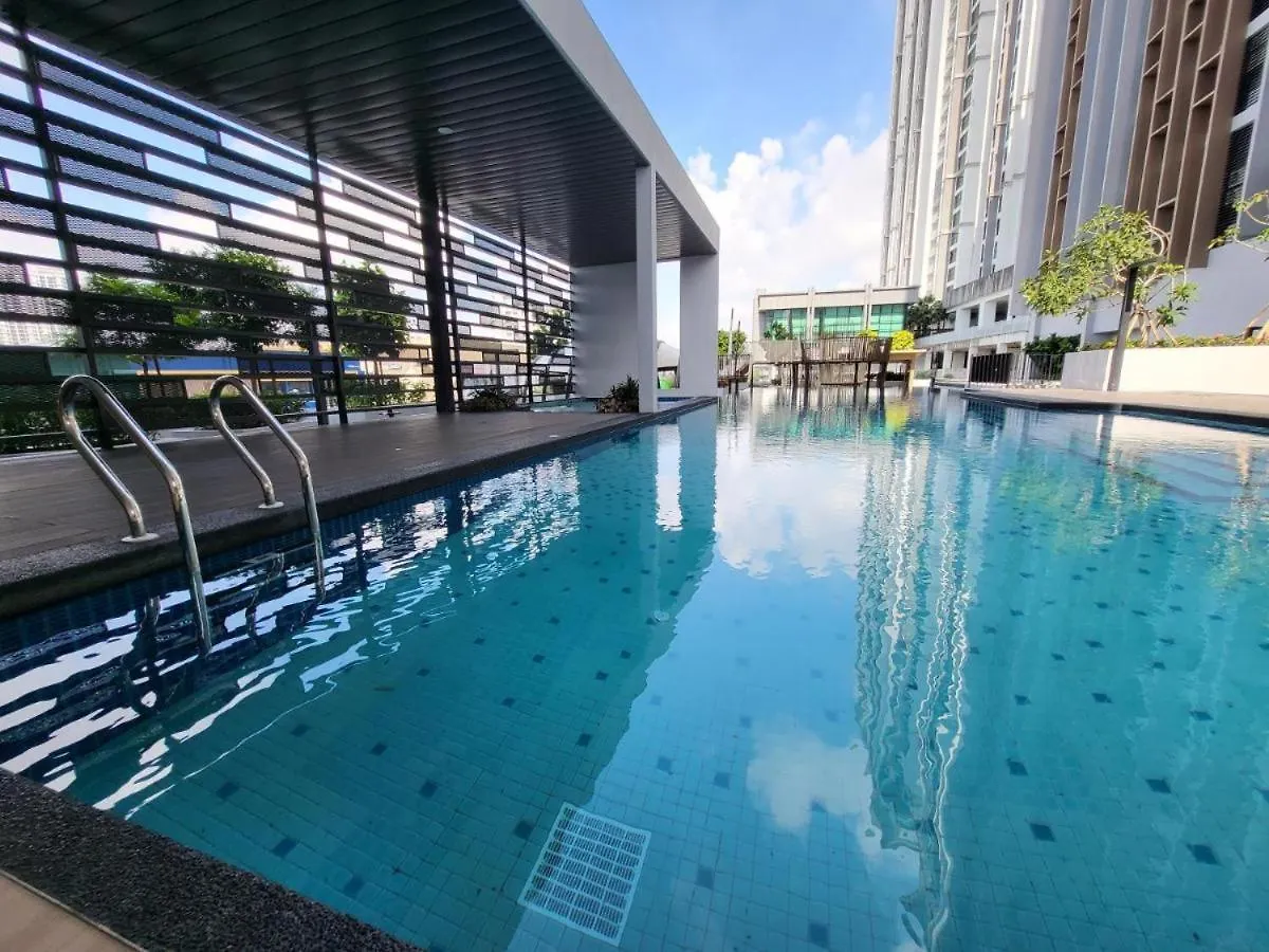 Sky Trees Bukit Indah Netflix And Wifi Appartement Johor Bahru